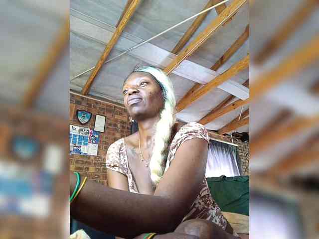 InstaG_TittyMonroe webcam