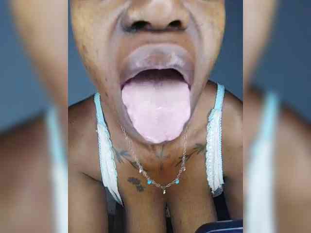 InstaG_TittyMonroe webcam