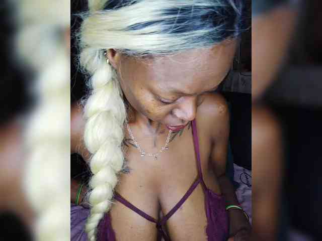 InstaG_TittyMonroe webcam