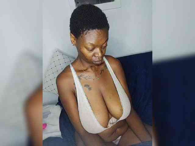 InstaG_TittyMonroe webcam