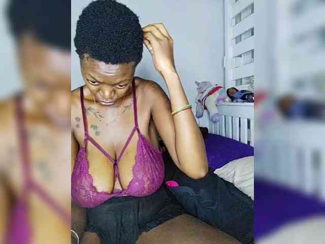 InstaG_TittyMonroe webcam