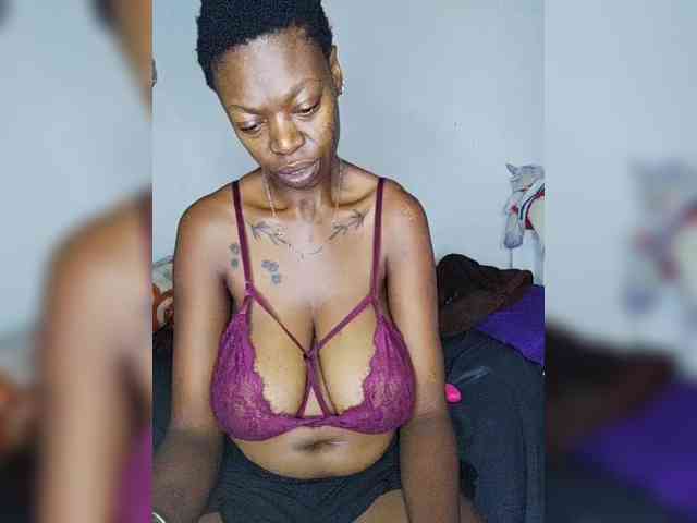 InstaG_TittyMonroe webcam