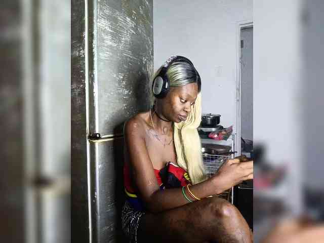 InstaG_TittyMonroe webcam