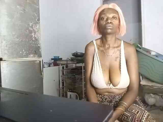 InstaG_TittyMonroe webcam