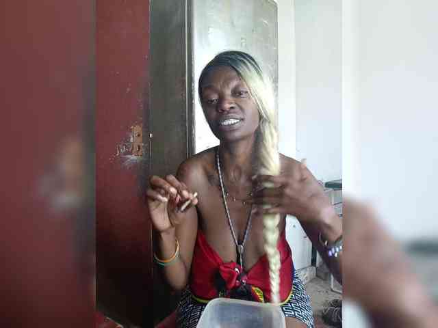 InstaG_TittyMonroe webcam