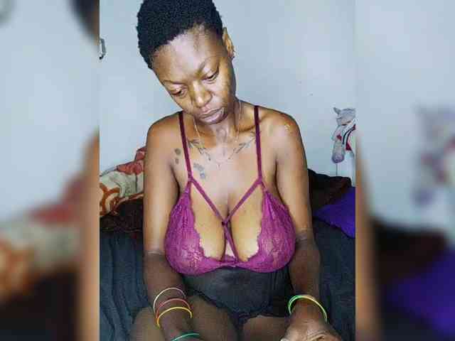 InstaG_TittyMonroe webcam