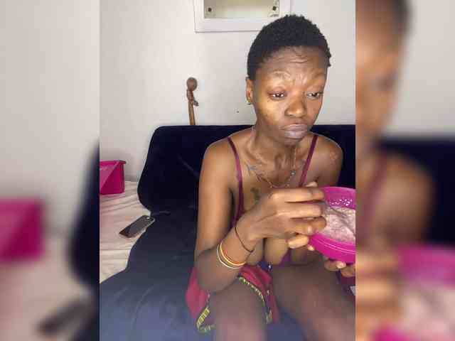 InstaG_TittyMonroe webcam