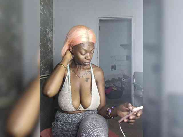 InstaG_TittyMonroe webcam