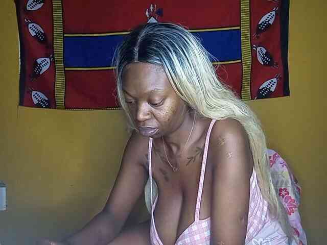 InstaG_TittyMonroe webcam
