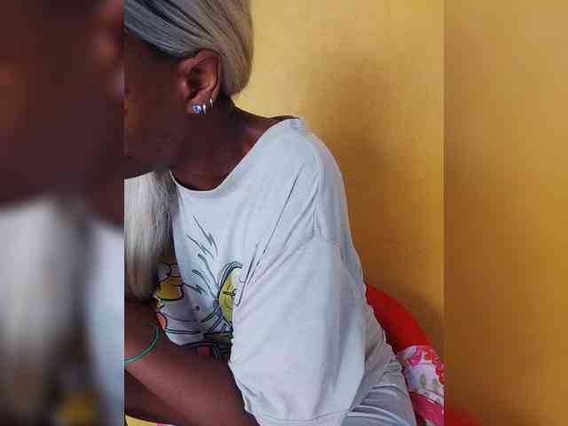 InstaG_TittyMonroe webcam