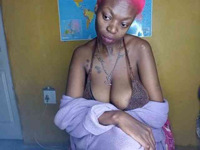 InstaG_TittyMonroe webcam