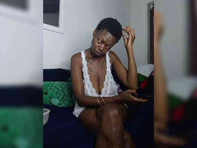 InstaG_TittyMonroe webcam