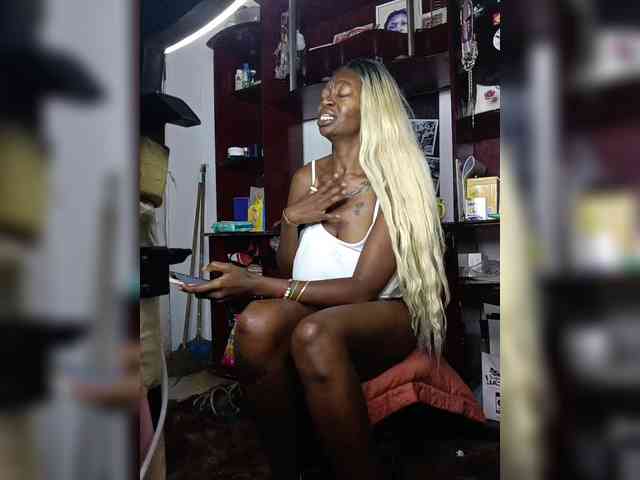 InstaG_TittyMonroe webcam