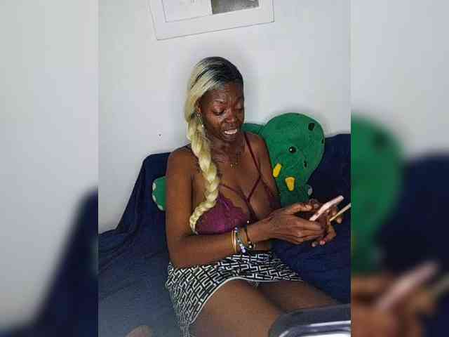 InstaG_TittyMonroe webcam