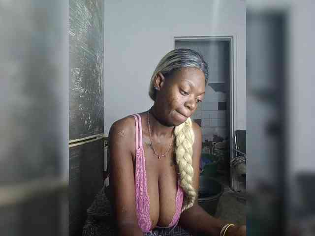 InstaG_TittyMonroe webcam