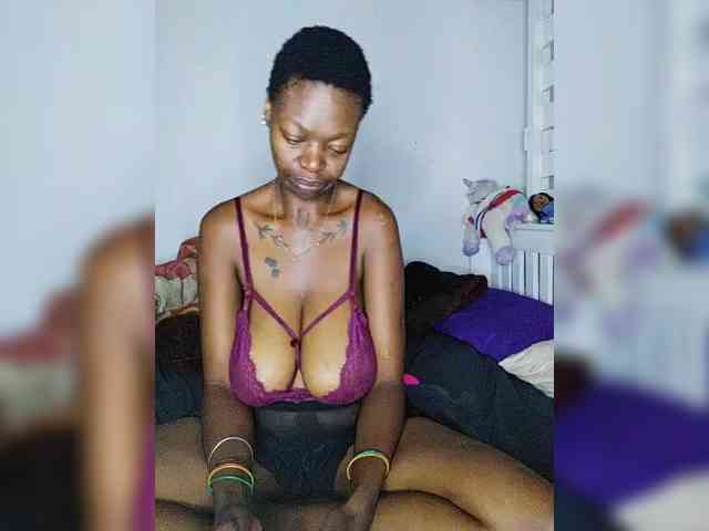 InstaG_TittyMonroe webcam