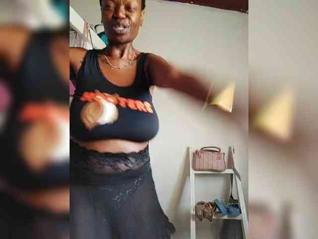 InstaG_TittyMonroe webcam