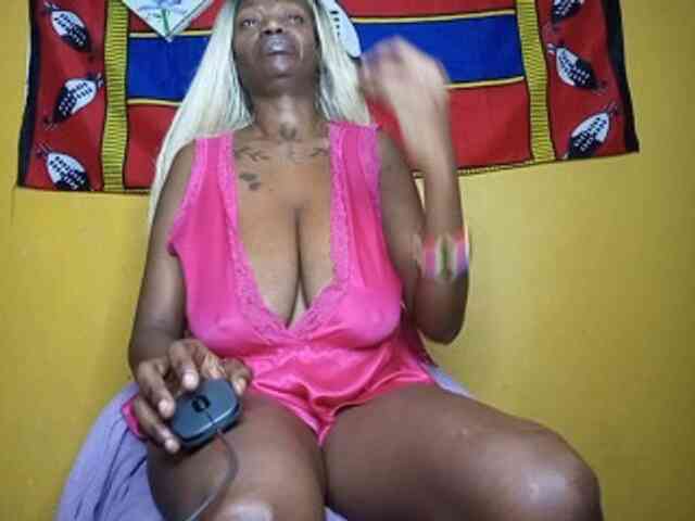 InstaG_TittyMonroe webcam