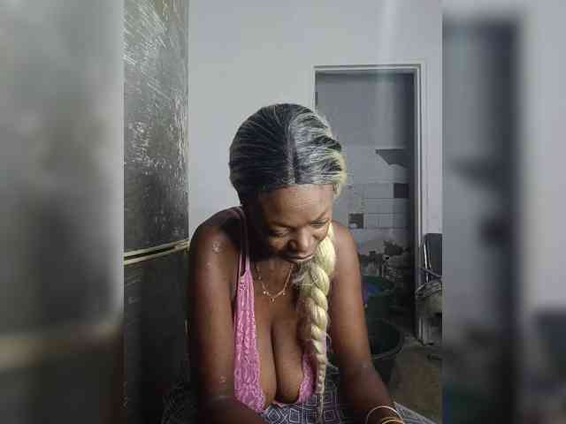 InstaG_TittyMonroe webcam