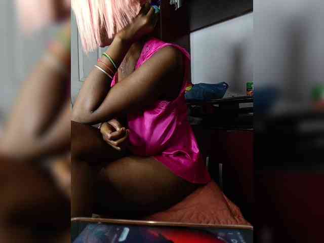 InstaG_TittyMonroe webcam