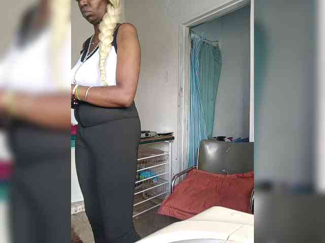 InstaG_TittyMonroe webcam