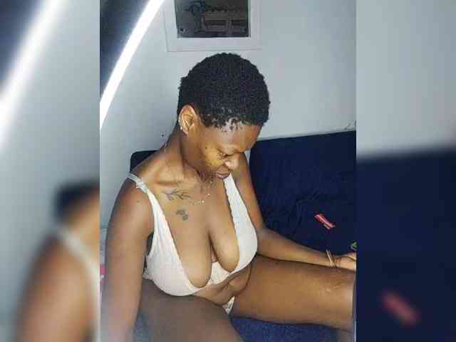 InstaG_TittyMonroe webcam