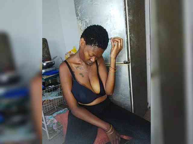 InstaG_TittyMonroe webcam