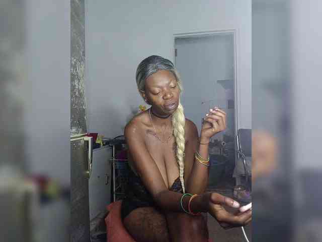 InstaG_TittyMonroe webcam