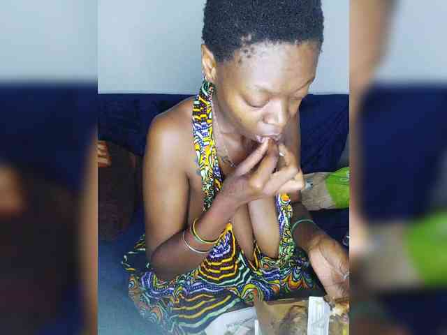 InstaG_TittyMonroe webcam