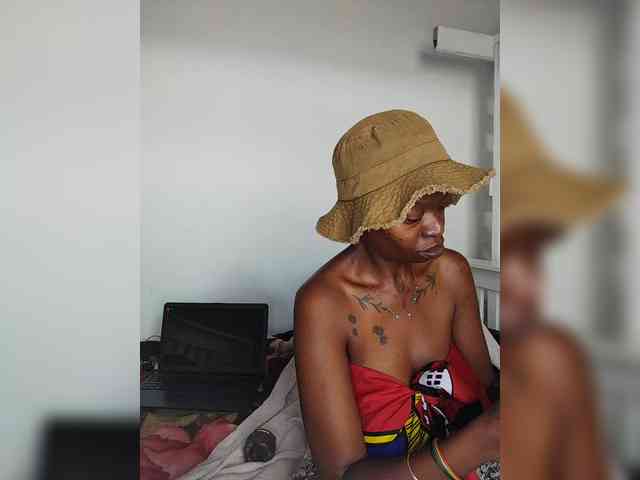 InstaG_TittyMonroe webcam