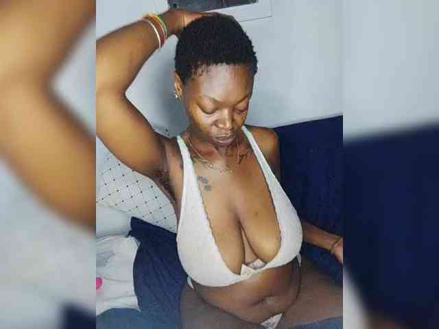 InstaG_TittyMonroe webcam