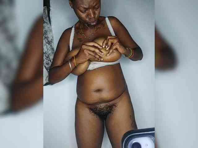 InstaG_TittyMonroe webcam