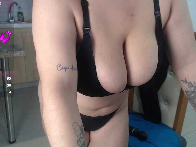 bigboobsrose1's BongaCams show and profile