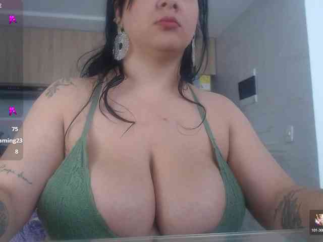 bigboobsrose1 webcam