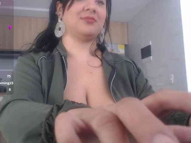 bigboobsrose1 webcam