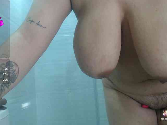 bigboobsrose1 webcam