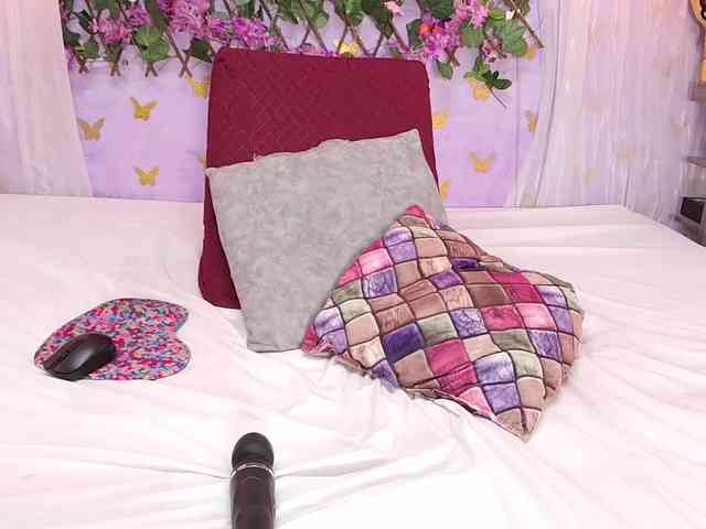 bigboobsrose1 webcam