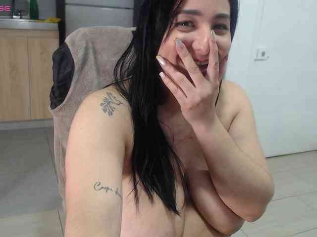 bigboobsrose1 webcam