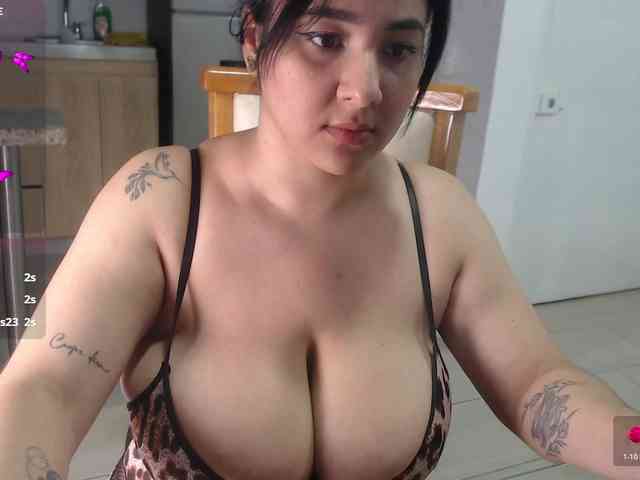 bigboobsrose1 webcam