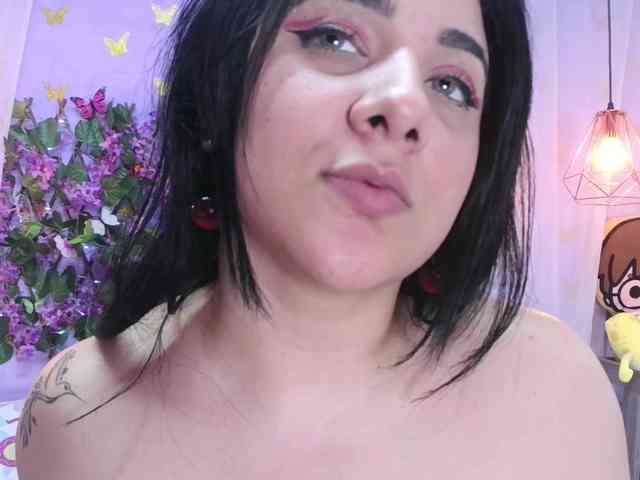 bigboobsrose1 webcam