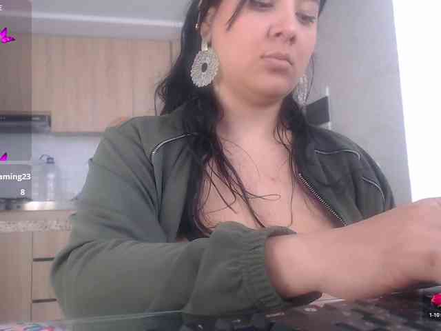 bigboobsrose1 webcam