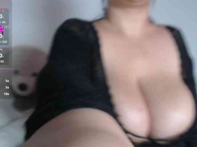 bigboobsrose1 webcam