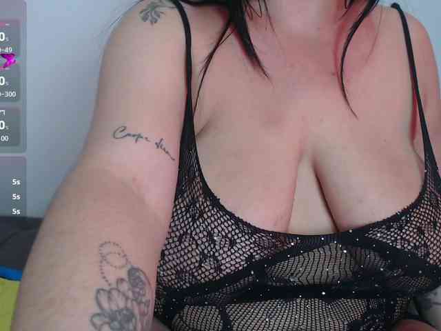 bigboobsrose1 webcam