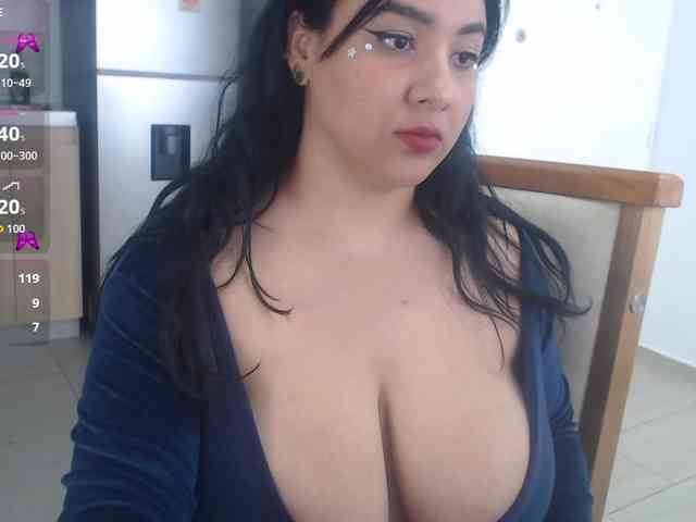 bigboobsrose1 webcam