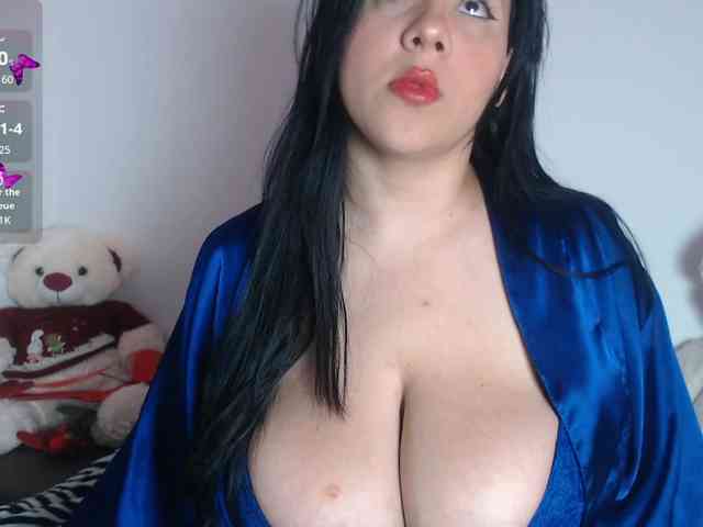 bigboobsrose1 webcam