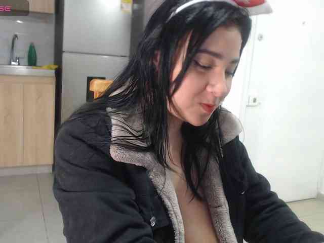 bigboobsrose1 webcam