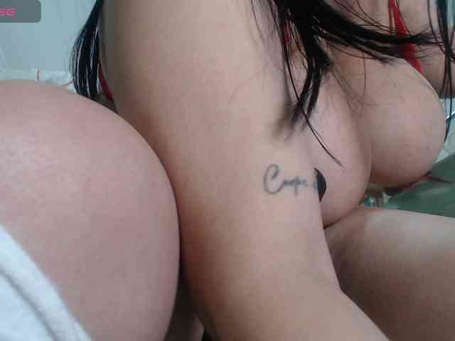 bigboobsrose1 webcam