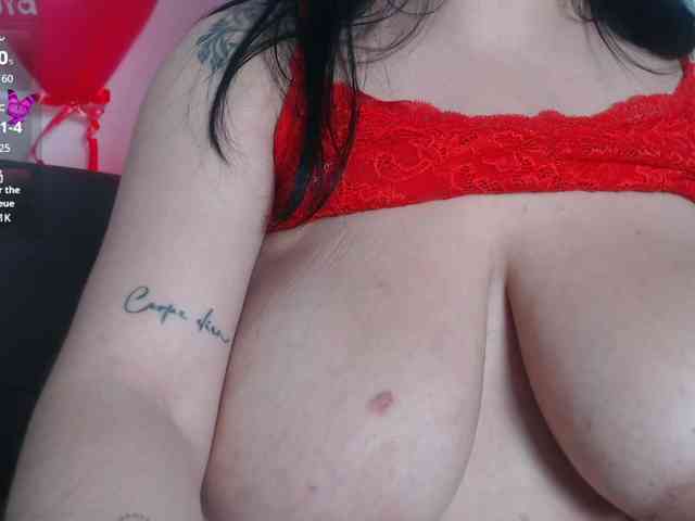 bigboobsrose1 webcam