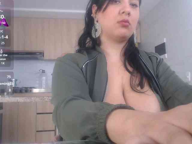 bigboobsrose1 webcam