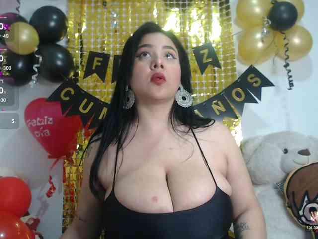 bigboobsrose1 webcam
